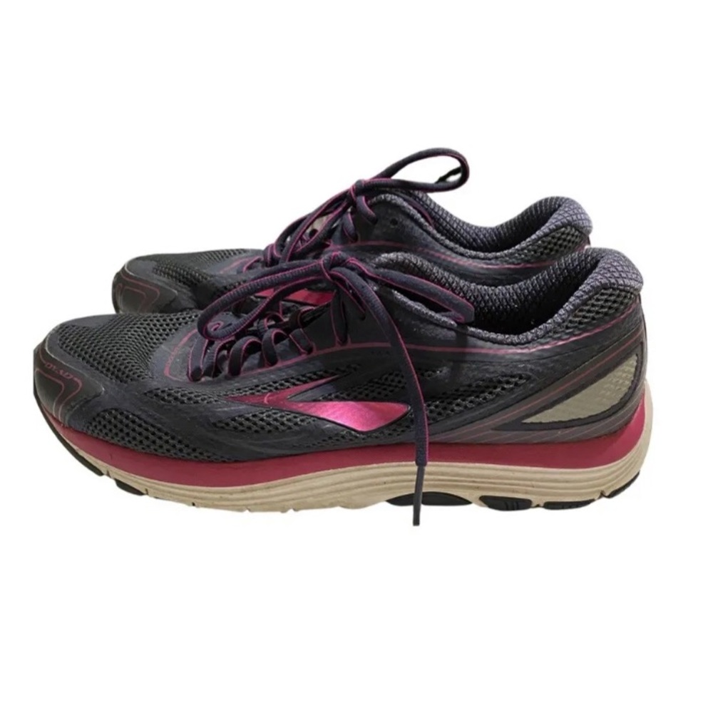 Brooks Dyad Carpe Runem Sneakers navy pink size 10.5